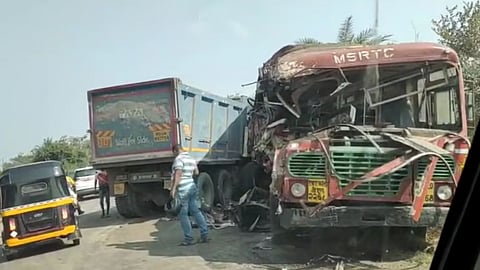 two died in Bus Accident on Manor- Vikramgad road Palghar15 to 20 people seriously injured