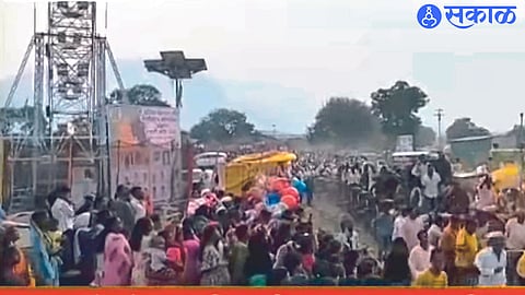 The crowd at the first full fair.