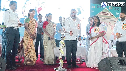 Guardian Minister Gulabrao Patil, Commissioner Vidya Gaikwad, etc. while inaugurating the Khandesh festival