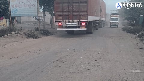 Road condition due to extra traffic leading to Chhatrapati Sambhajinagar