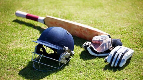 खळबळजनक! क्रिकेट खेळताना अचानक 22 वर्षाच्या मुलाचा हृदयविकाराच्या झटक्याने मृत्यू