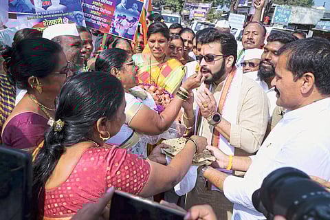 बनकर फाटा येथे महिलांनी भरवली न्याहरी