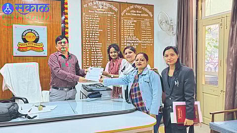 While giving a statement to Arun Sia, Adv. Konika Jadhav, Jyoti Pardeshi etc.