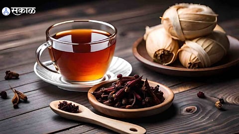 Winter Recipe : गुलाबी थंडीत 'लवंग चहा'ने तुमच्या दिवसाची सुरुवात करा; व्हायरलपासून मिळेल संरक्षण
