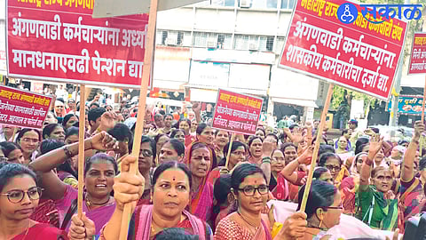 deadline to anganwadi workers notice to get fire from job solapur