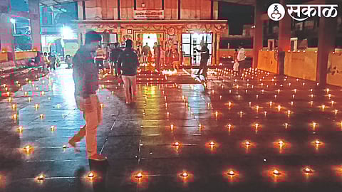 Lamp festival held on the occasion of Devdeepavali at Jagdambamata temple