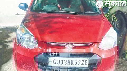 Liquor storage vehicle seized by Nawapur police.