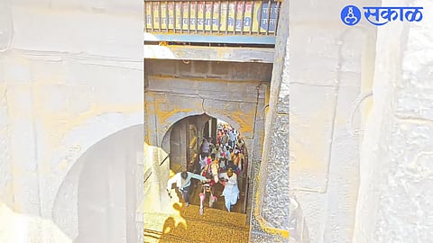 Dancing horses at Nandoorvaidya climbing the steps of the fort. Neighbors Kailas Karpe and villagers.