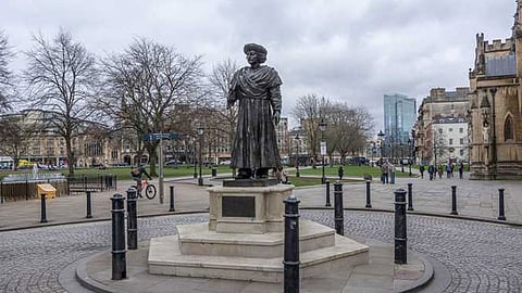 rajaram mohan rai statue in england