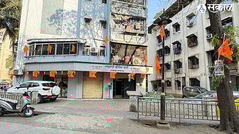 Thane News : आव्हाडांच्या बालेकिल्ल्यात रामाचा जयघोष; राष्ट्रवादीच्याच कार्यकर्त्यांनी वाटले झेंडे