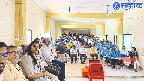 P. G. MP Dr. present at the new voter program in pharmacy. Heena village.