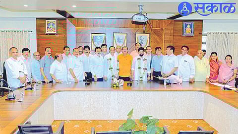 Nashik Merchants Co. Senior Director Sohanlal Bhandari as President of App Bank, Ranjan Thackeray as Vice President after being unopposed, board of directors including former MLA Vansat Gite, Vijay Sane, Hemant Dhatrak.
