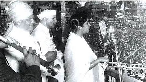 A Mere Watan Ke Logon Song Lata Mangeshkar