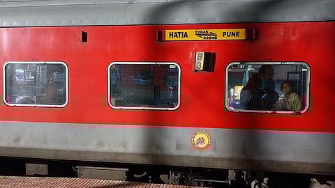 Hatia Pune Express