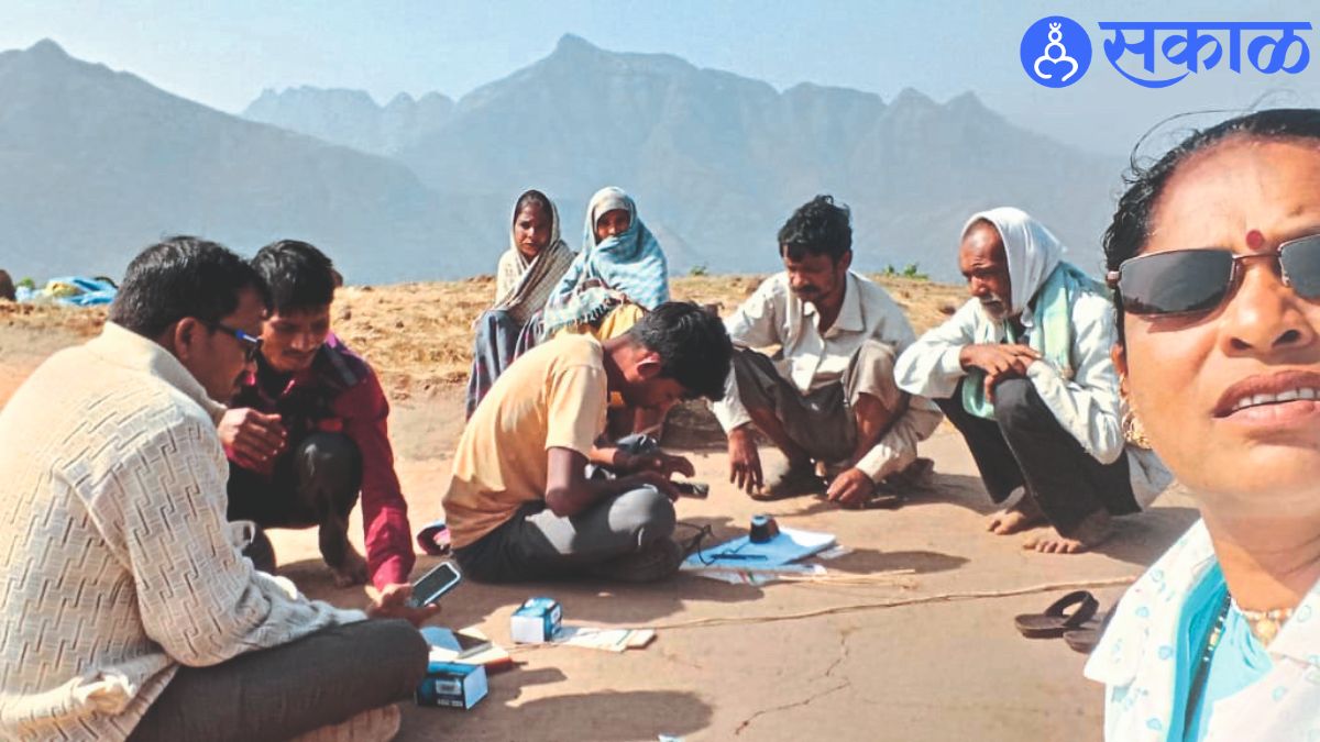 Officials and staff concerned taking advantage of the high hills to locate the network