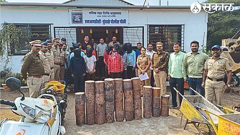 Seized stolen goods and suspects. including the police