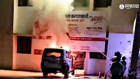 jintur tahsildar vehicle fire accident