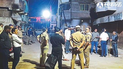 Stone pelting at Raverla procession 10 to 12 people detained by police jalgaon news