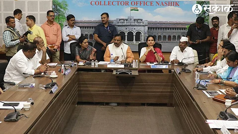 Forest, Cultural Affairs and Fisheries Minister Sudhir Mungantiwar while speaking at the meeting held at the Collectorate on Monday.