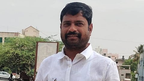 shirdi congress president sachin chowgule attack loni Ahmednagar crime news