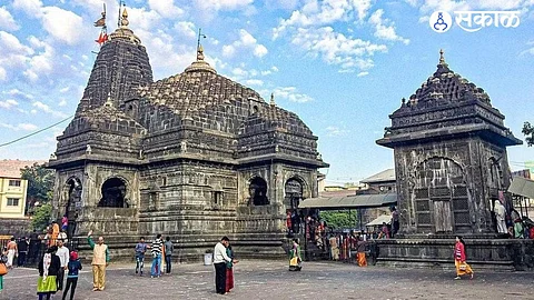 Nashik News : शिल्पा शेट्टी त्र्यंबकराजाच्या चरणी लीन