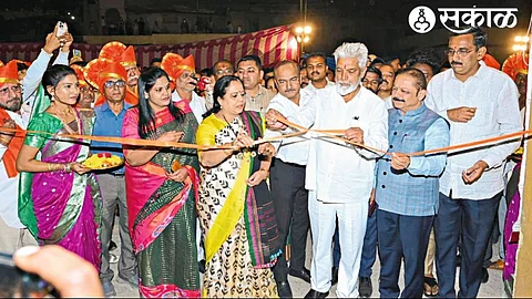 Guardian Minister Dada Bhuse while inaugurating the park which was realized from the concept of former corporator (self) Surekhatai Bhosale.