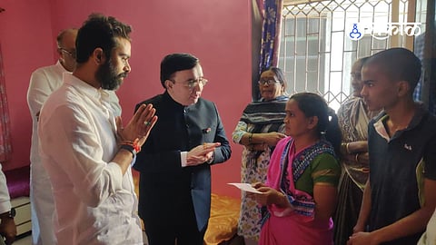 Mumbai News: जलशुद्धीकरण टॅंक मध्ये पडून मृत्यू झालेल्या मजुराच्या कुटुंबियांना पालिकेची 5 लाखाची मदत