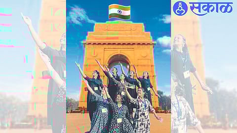 Performance of Kathak Dances in National Pathways