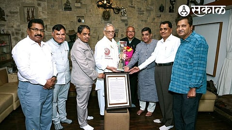 YCMOU Kusumagraj National Literary Award given to Gulzar