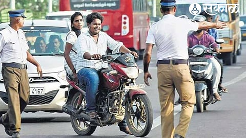 no helmet people action by police
