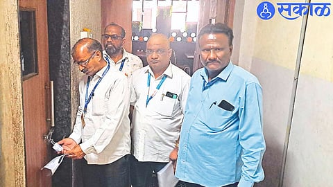 Municipality team while sealing the tax collection issue.