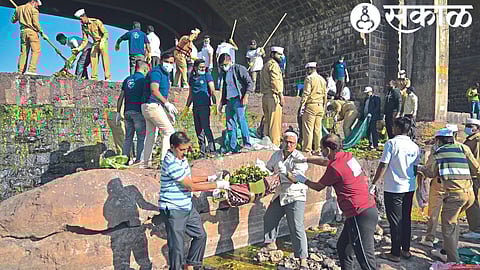 Goda Swachhta Abhiyan by Sant Nirankari Charitable Trust.