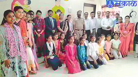 Dignitaries present at the inauguration of Balsnehi Police Station in Azad Nagar Police Station.