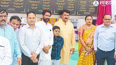 MP Unmesh Patil, Sunil Tiwari of Railways present at the inauguration of railway station redevelopment work under Amrit Yojana.