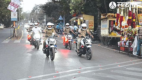 Srikanth Dhiware, Kishore Kale and Beat Marshall participated in the QR code patrolling rally in the city.