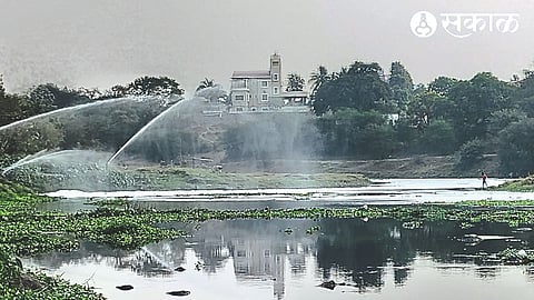 Deterioration of the river bed due to the release of water from the sewage treatment plant.