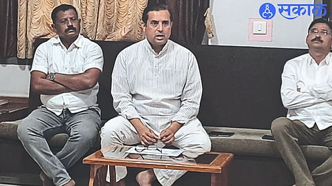 Speaking at the press conference, Agriculture Produce Market Committee Chairman Abhijit Patil along with Deputy Chairman Dr. Suresh Naik,