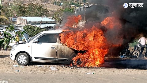 wada khed maruti suzuki car caught fire damage fire brigade police