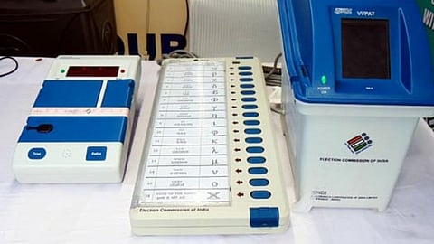 Control unit of EVM machine stolen from Saswad Tehsil office Pune Crime News