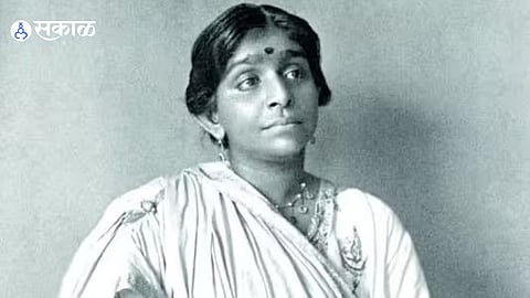 Sarojini Naidu Birth Anniversary : कोण होत्या भारताच्या पहिल्या महिला राज्यपाल? जन्मदिनी साजरा होतो 'राष्ट्रीय महिला दिन'