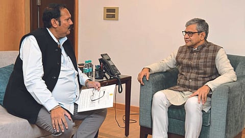 MP Udayanraje Bhosale met Railway Minister Ashwini Vaishnaw