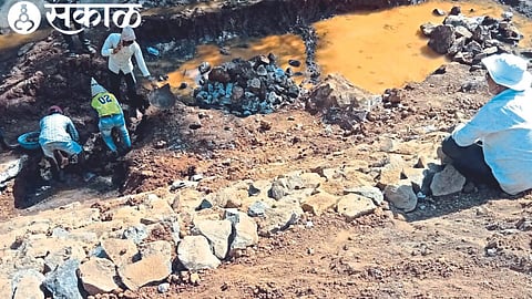 Work is going on on a war footing to desilt the canal of the dam.