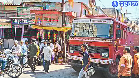 A fire bomb that entered the market.