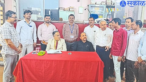 Judges while deciding cases in People's Courts.