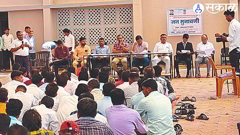 79 gram panchayats of the taluka attended the public hearing of the NREGA scheme in the auditorium of the tehsil office.