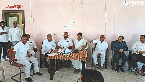 Congress leader Pratibha Shinde while informing about programs of Congress leader MP Rahul Gandhi's Bharat Jodo Nyay Yatra in Dhule city