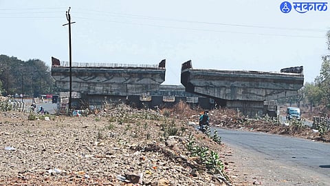 Stalled work on highway near Tarsod Bypass.