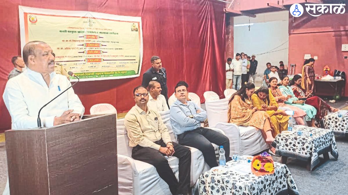 Speaking on occasion of distribution of order of Shabari Gharkul Yojana and distribution of household goods of Labor Welfare Board, Minister Dr. Vijayakumar gavit .