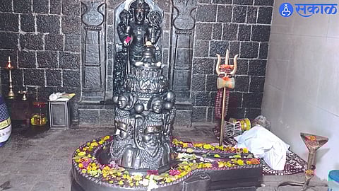 Panchmukhi Pindi in Mahadev Temple.