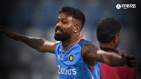 Praveen Kumar on Hardik Pandya Marathi News